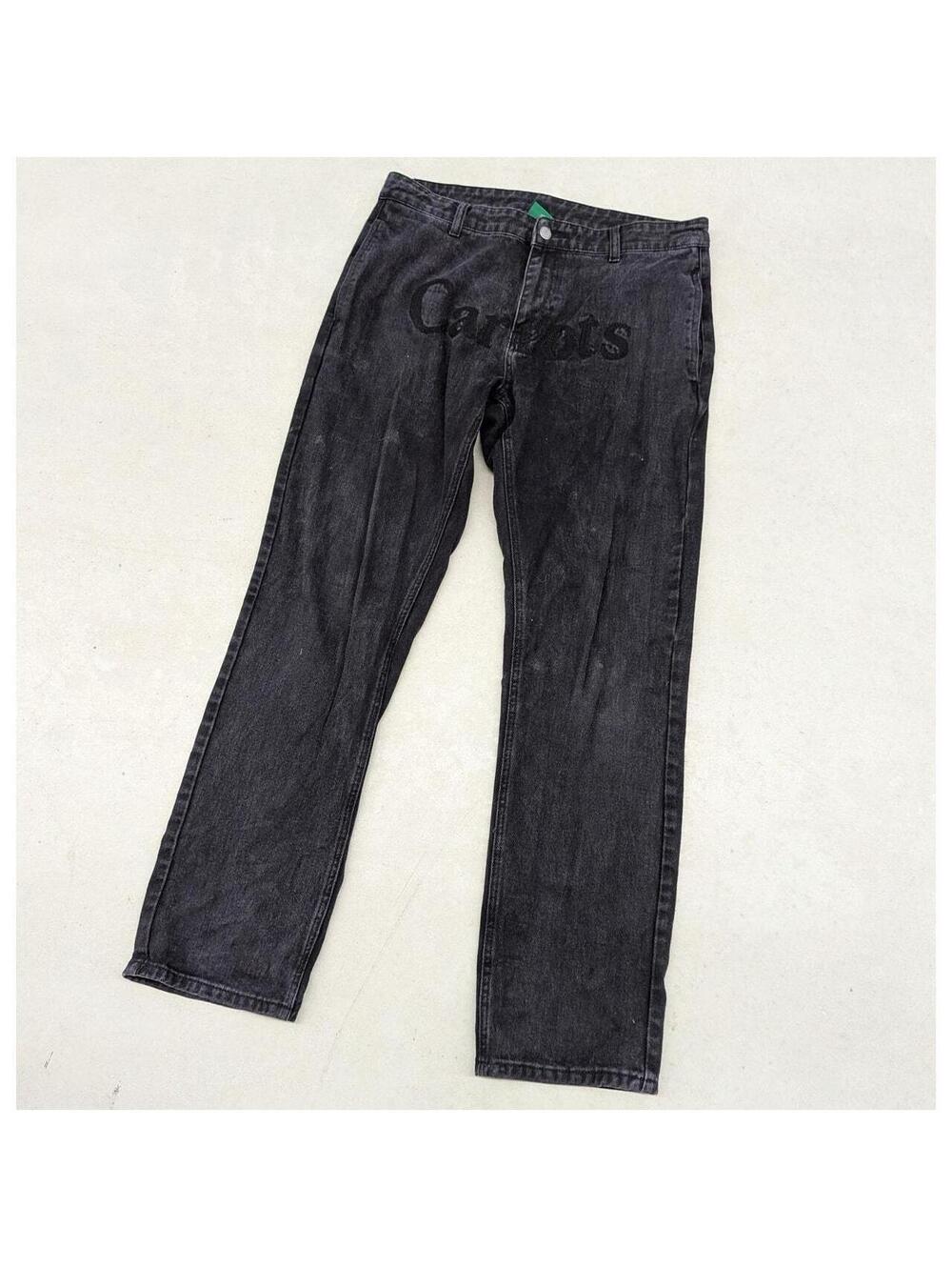 Anwar Carrots Essential spell-out black denim jeans